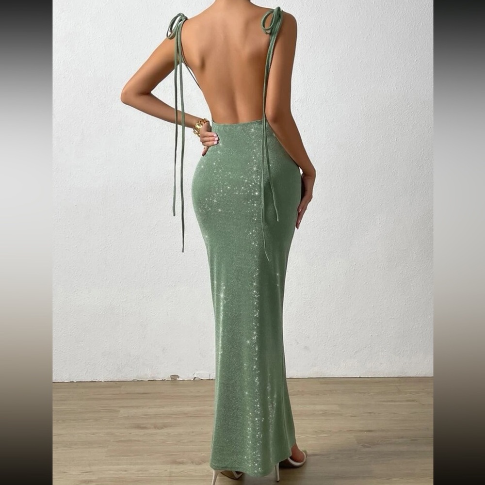 Luxe knot shoulder open back mermaid hem maxi dress - Picture 8 of 8